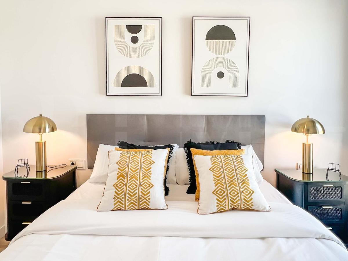 Modern Sky-rise Living With Pool And Parking Rems Apartamento